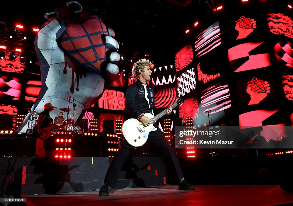 Last Night on Earth – Lagu Romantis dari Band Green Day dengan Makna Mendalam yang Bikin Baper