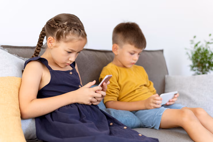 Tips Menjaga Kesehatan Mata dari Paparan Layar Gadget, Biar Nggak Cepat Lelah!