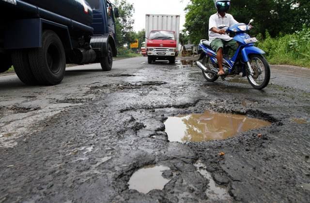 Jalan Rusak di Kota Serang, Simbol Buramnya Komitmen Pemerintah Daerah