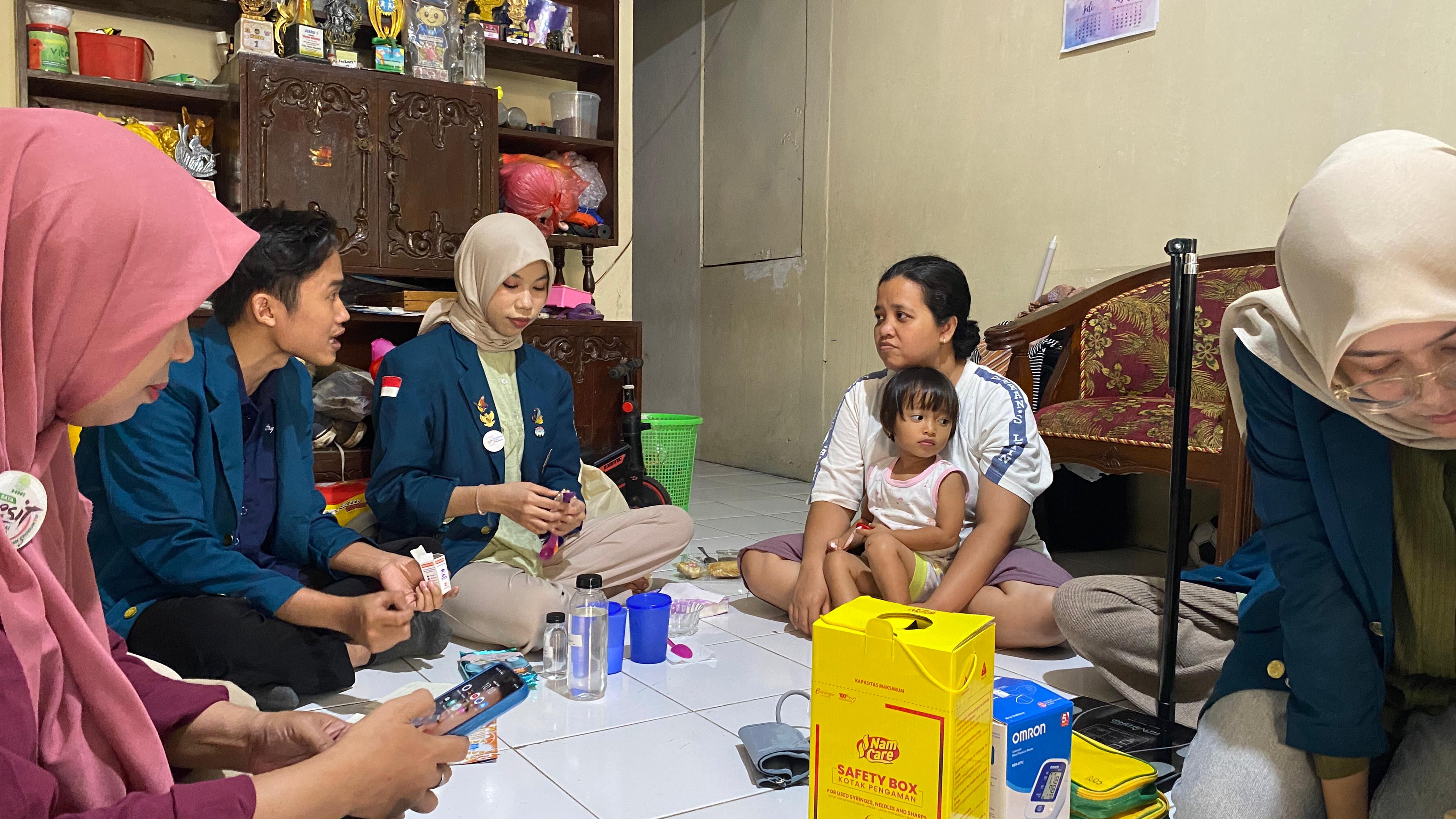 Mahasiswa KKN Tim 110 Undip Dukung Keluarga di Kelurahan Srondol Wetan Atasi Stunting Lewat Pola Asuh dan Garam Beryodium dalam program GARAMANIS