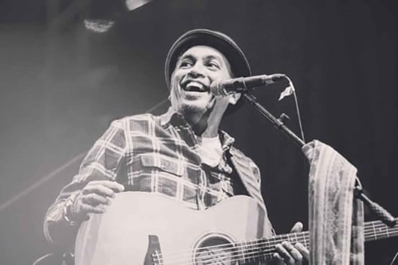 Lagu-Lagu Glenn Fredly yang Masih Hidup di Hati Anak Muda