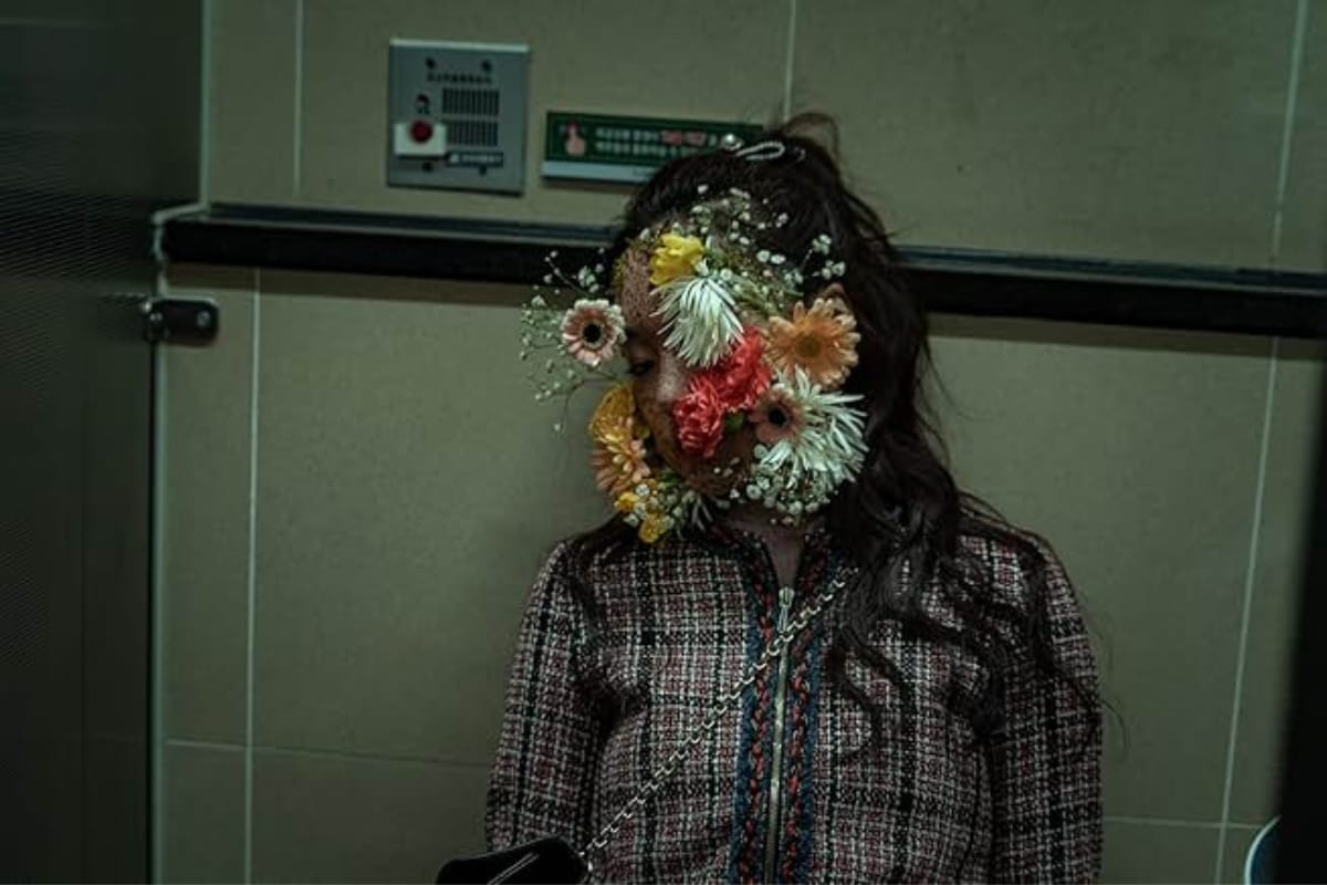 Ghost Train (2025): Horor Korea yang Nggak Cuma Bikin Merinding, Tapi Juga Nyentil Obsesi Zaman Digital