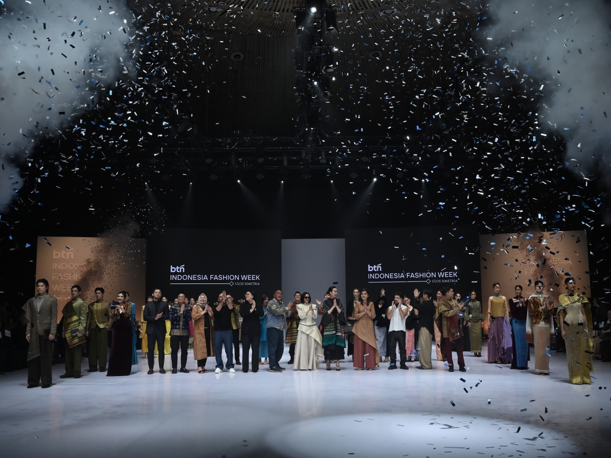 BTN Indonesia Fashion Week 2026 Resmi Ditutup Lewat Keindahan Ulos Simetria dari Sumatra Utara