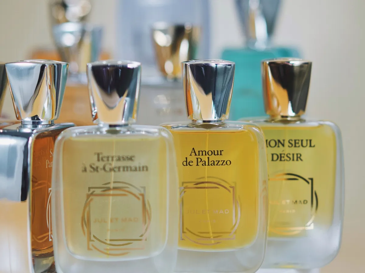 Parfum Cowok Sesuai Gaya Fashion, Ini Pilihan Aroma yang Bikin Penampilan Gen Z Makin Berkarakter