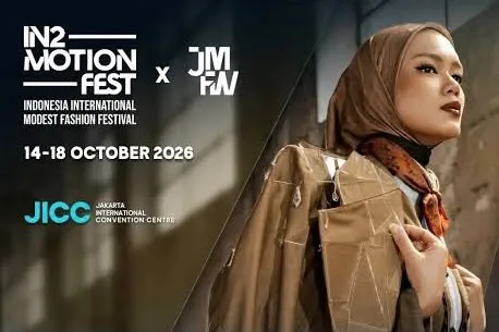 Wastra Nusantara di Modest Fashion, 5 Cara Bikin Kain Tradisional Terlihat Modern